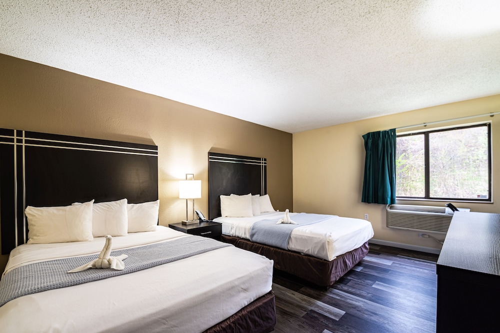 Standard Room, 2 Queen Beds, Non Smoking