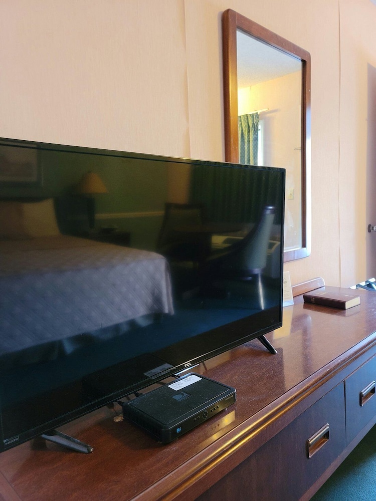 Deluxe Double Room, 2 Queen Beds photo 2