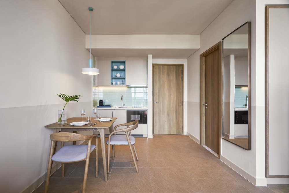 1 Bedroom Deluxe Balcony Residences Ocean View - Photo 4