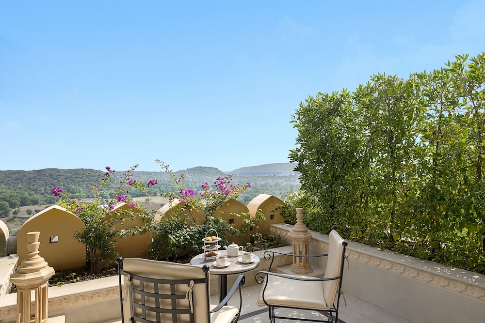Premium King Room With Private Terrace - Photo 6