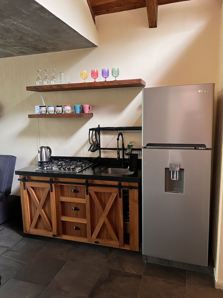 Family Cabin, 2 Bedrooms, Hot Tub, Mountain View photo 3