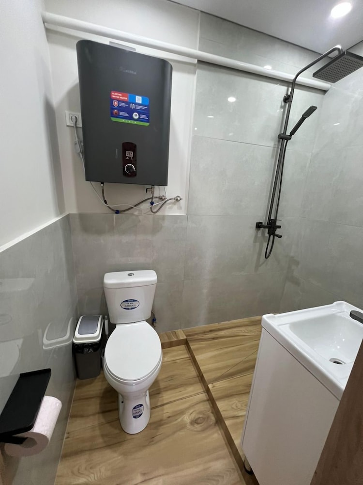 Economy Single Room, Shared Bathroom photo 2