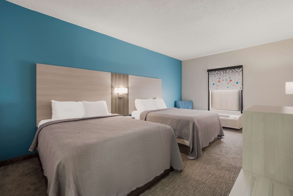 Standard Room, 2 Queen Beds, Non Smoking - Photo 1