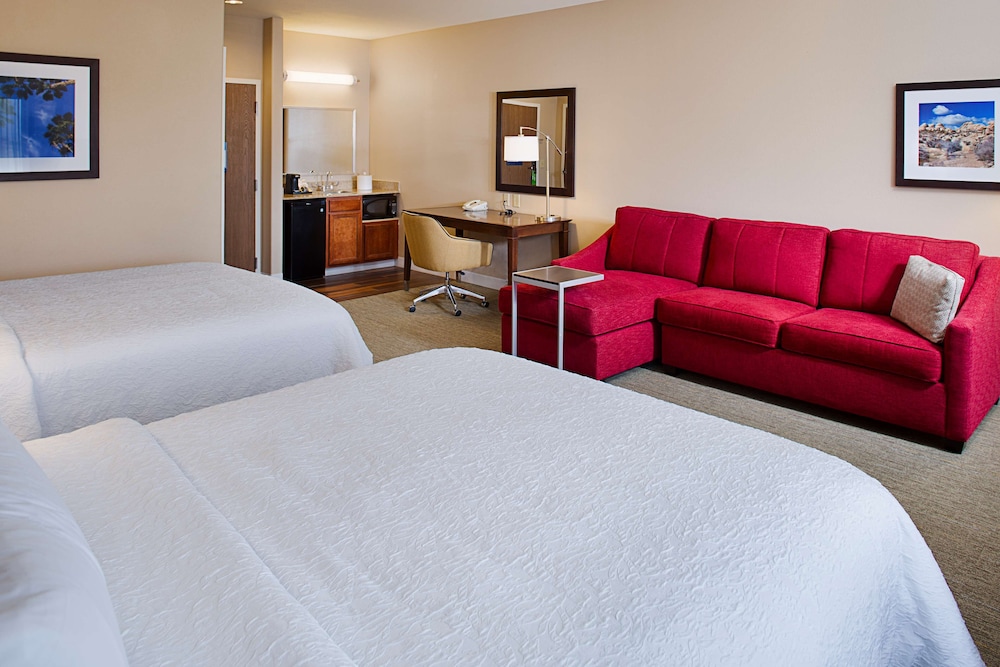Studio, 2 Queen Beds, Non Smoking (Drinks & Snacks) photo 2