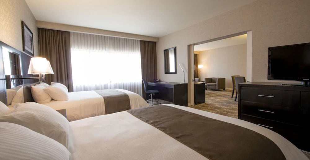Room, 2 Queen Beds, Accessible, Non Smoking (Mobility & Hearing, Bathtub) - Photo 2