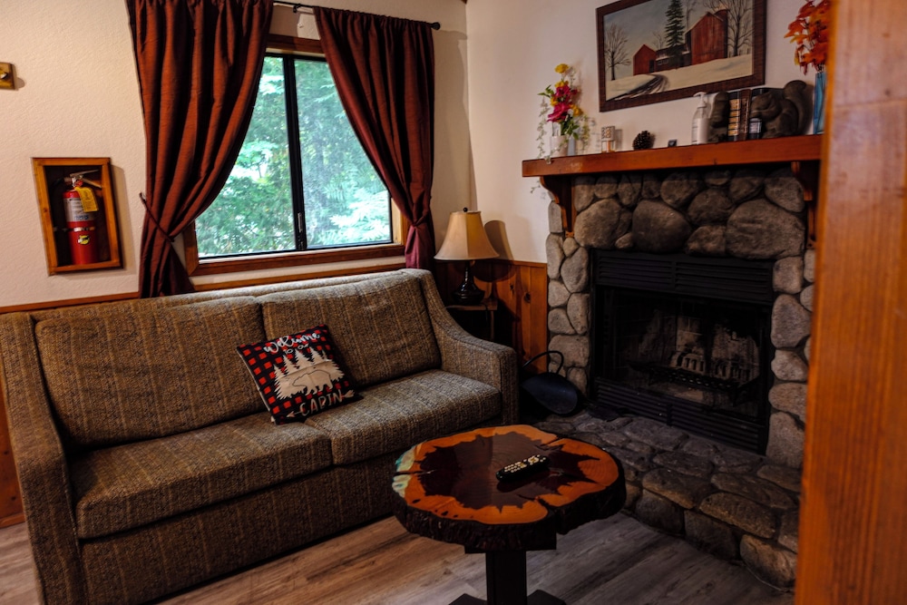 Grey Squirrel Cabin photo 3