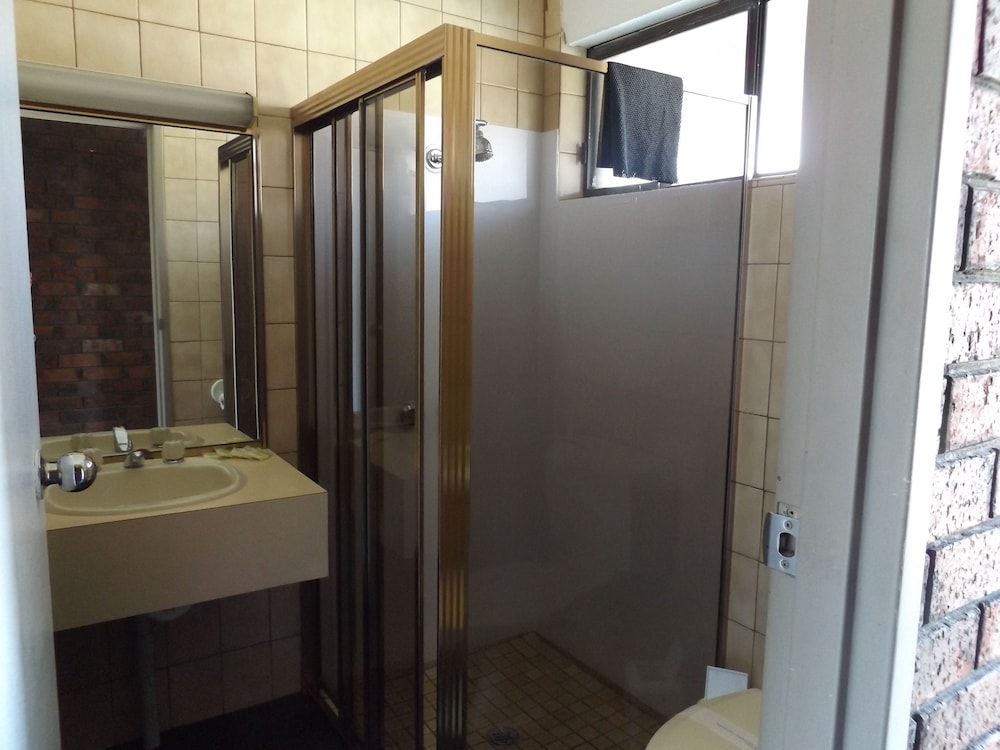 Family Suite, 2 Bedrooms, Non Smoking, Ground Floor photo 3
