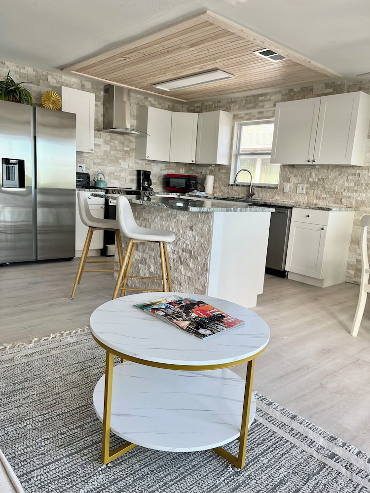 Townhome, 2 Bedrooms, Bay View photo 2