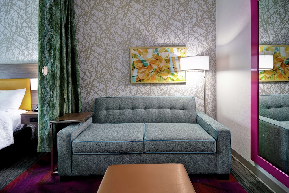 Studio, 1 King Bed, Accessible, Bathtub photo 1