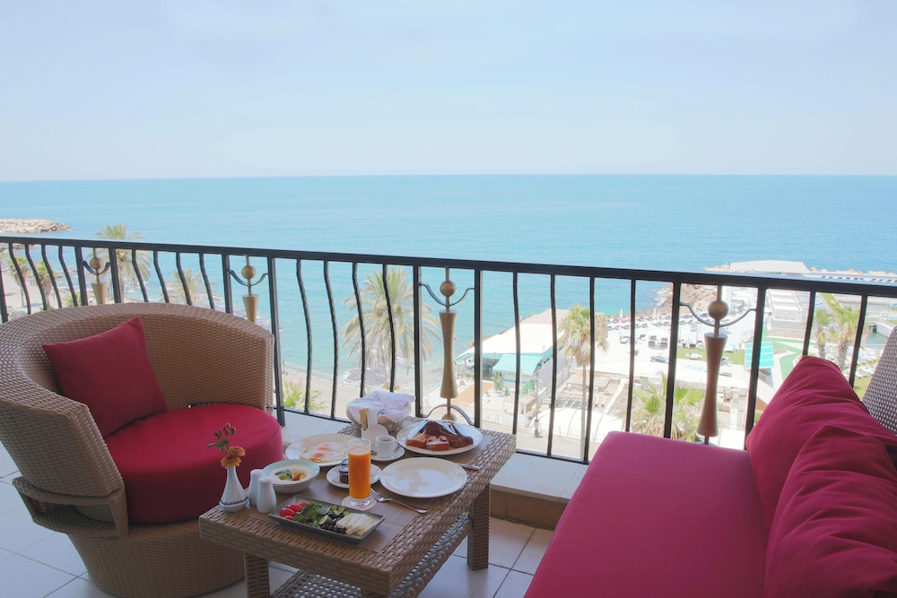 Panoramic Suite, 1 King Bed - Photo 5