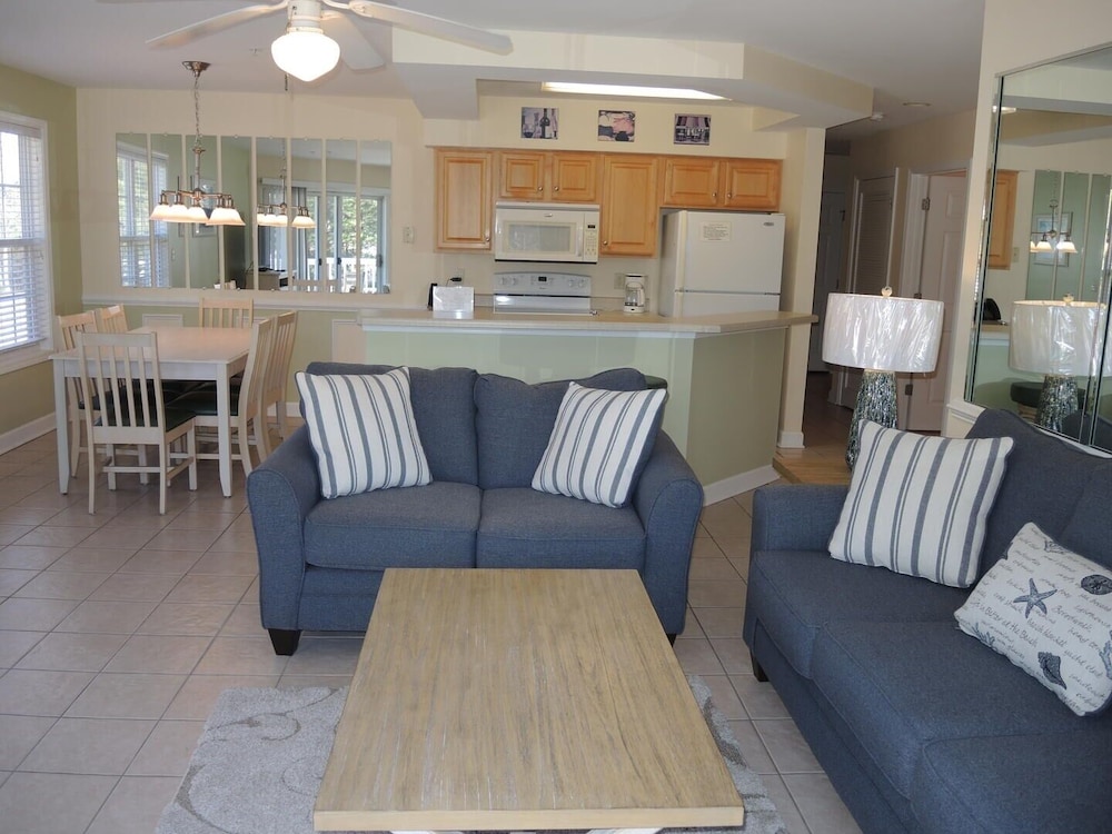 Condo, 1 Bedroom photo 2