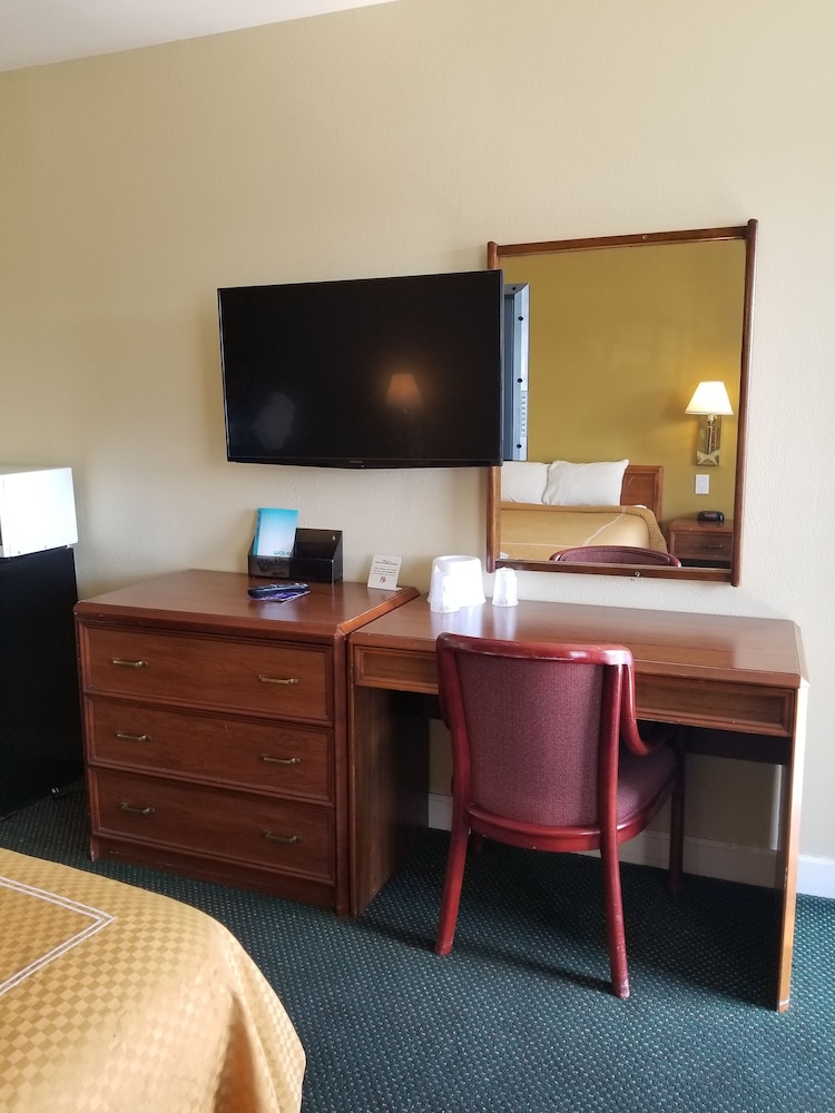 Standard Room, 2 Double Beds photo 3
