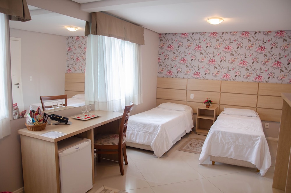 Deluxe Quadruple Room photo 2