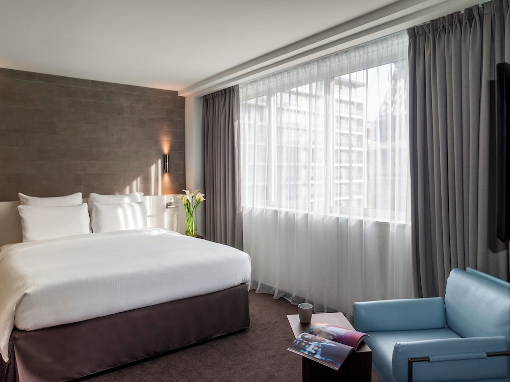 Junior Suite, 1 King Bed with Sofa bed