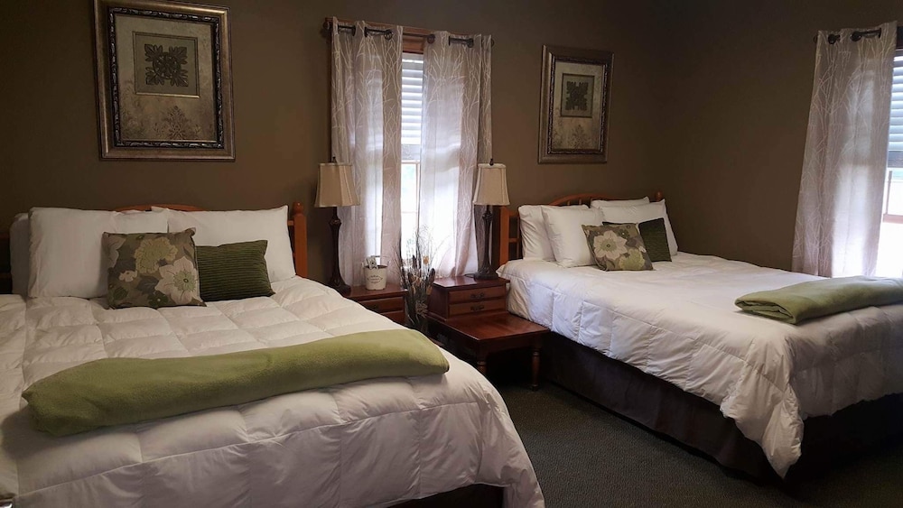 Classic Room, 2 Queen Beds