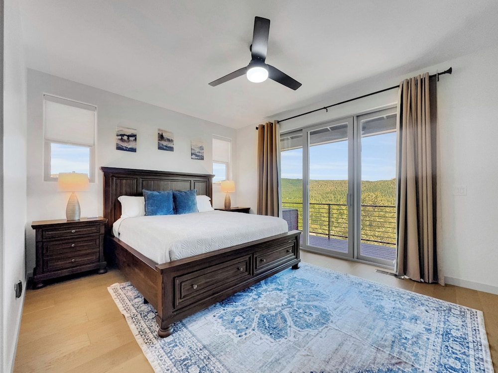 House, Multiple Beds, Hot Tub, Mountain View (Tomahawk Strawberry)