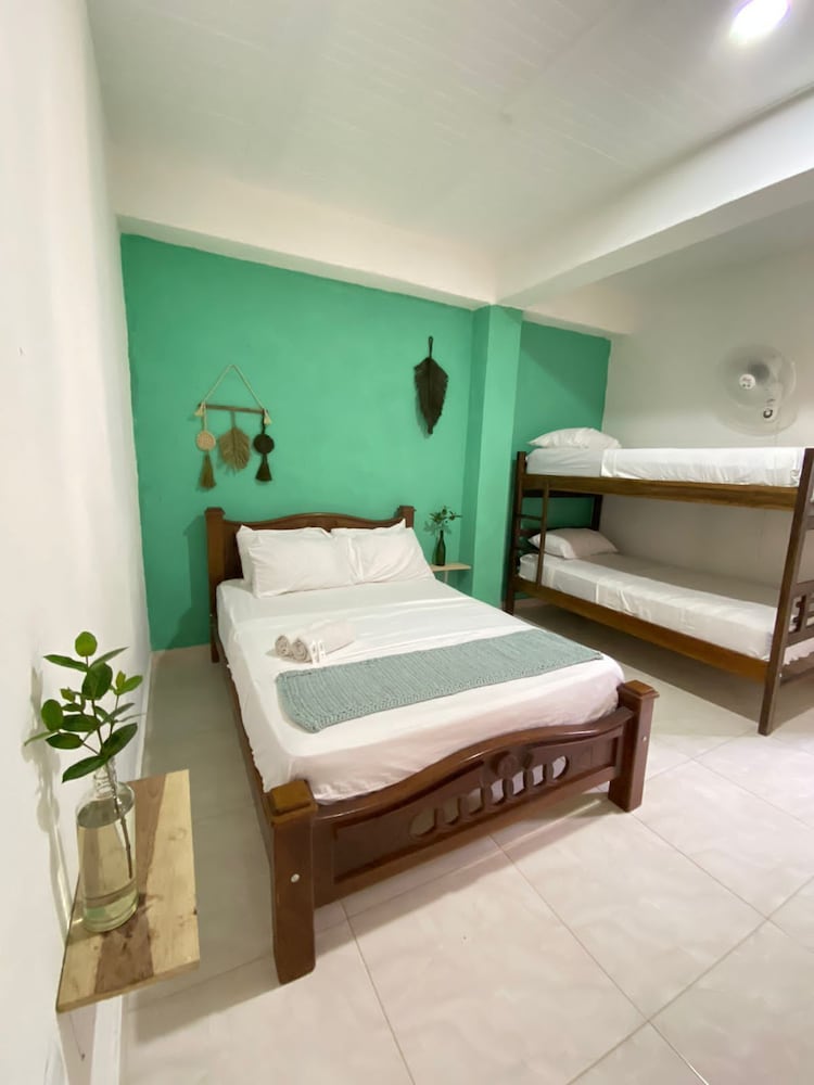 Basic Quadruple Room photo 1