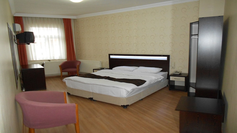 Family Room photo 1