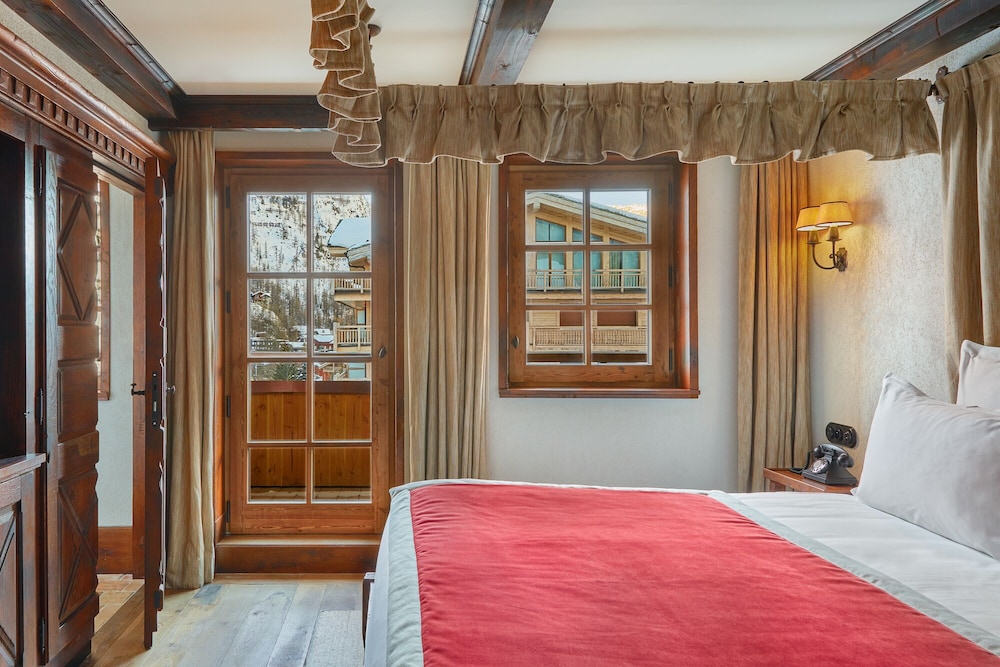 Two rooms suite