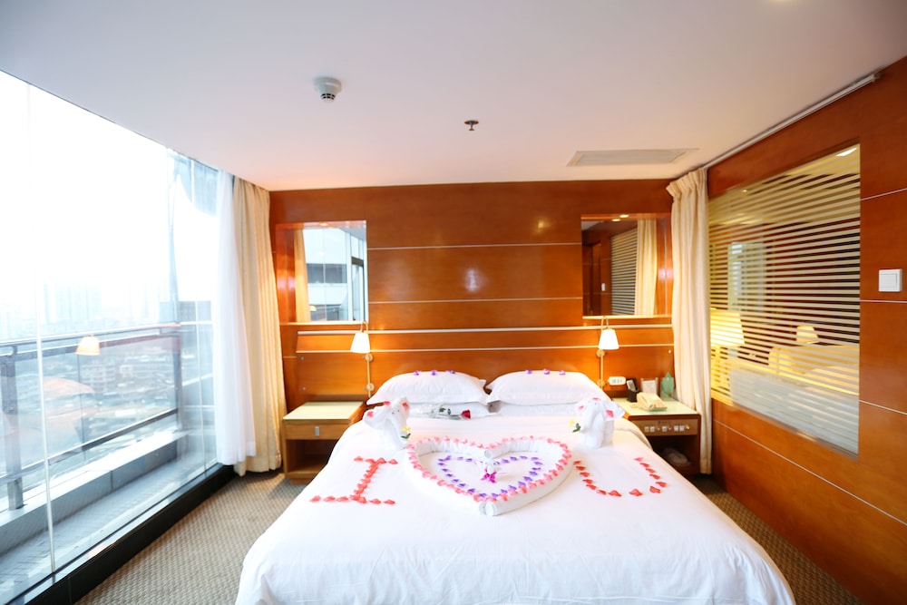 Two-Bedroom Suite photo 1