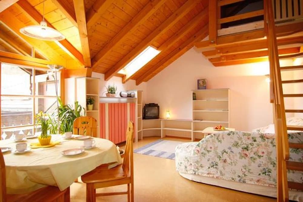Family Apartment (Holunder) photo 2