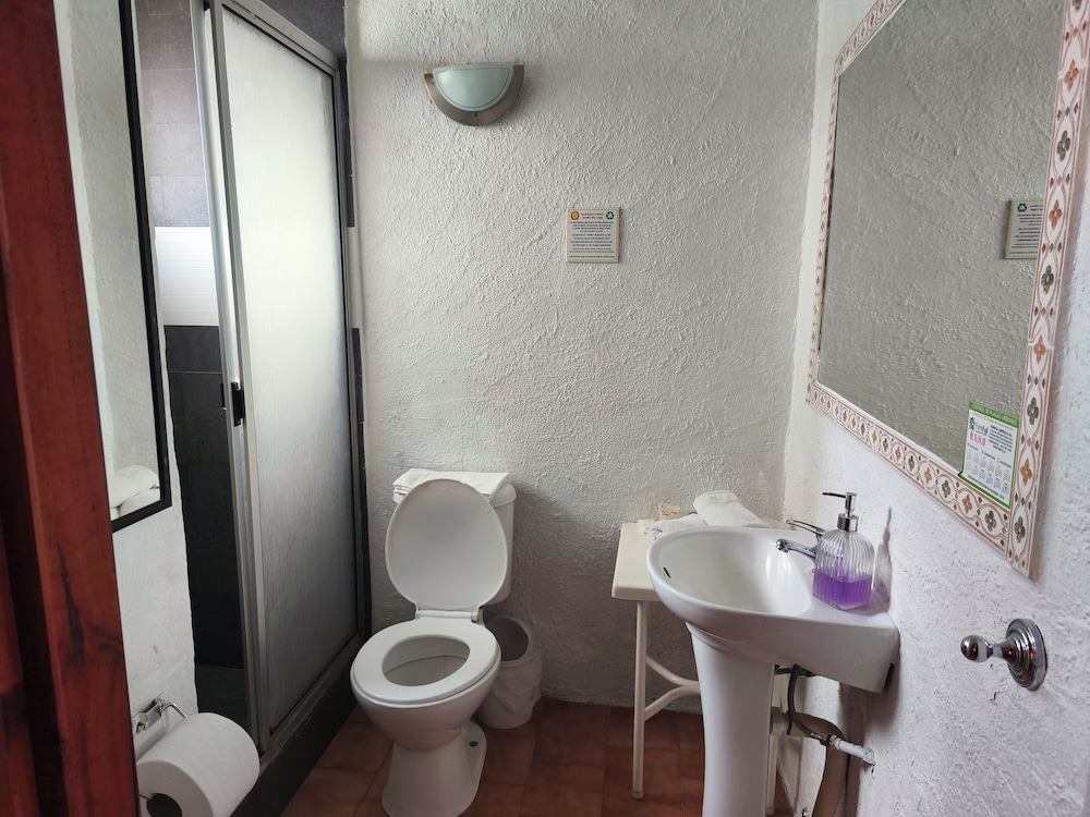 Classic Triple Room, Lake View photo 2