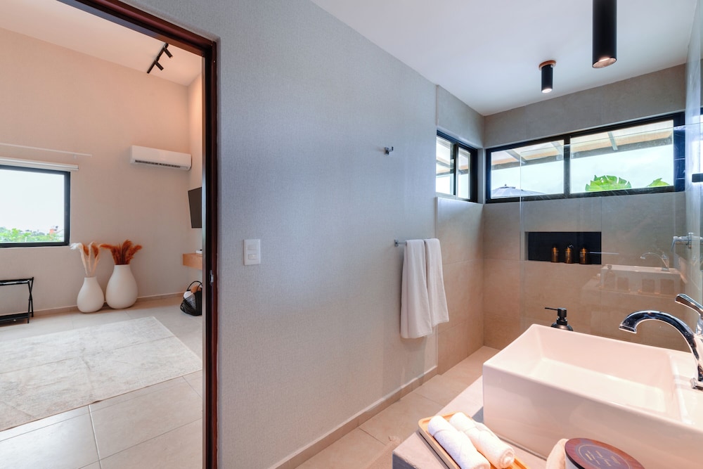 Royal Suite, 1 King Bed, Terrace, Executive Level