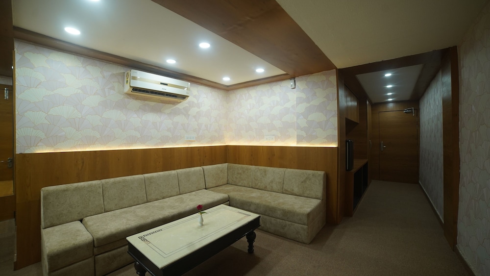 Studio Suite - Photo 7