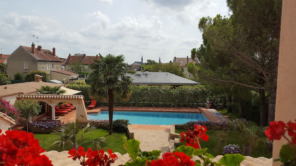 Suite, Pool View (Suite Vintage) - Photo 4