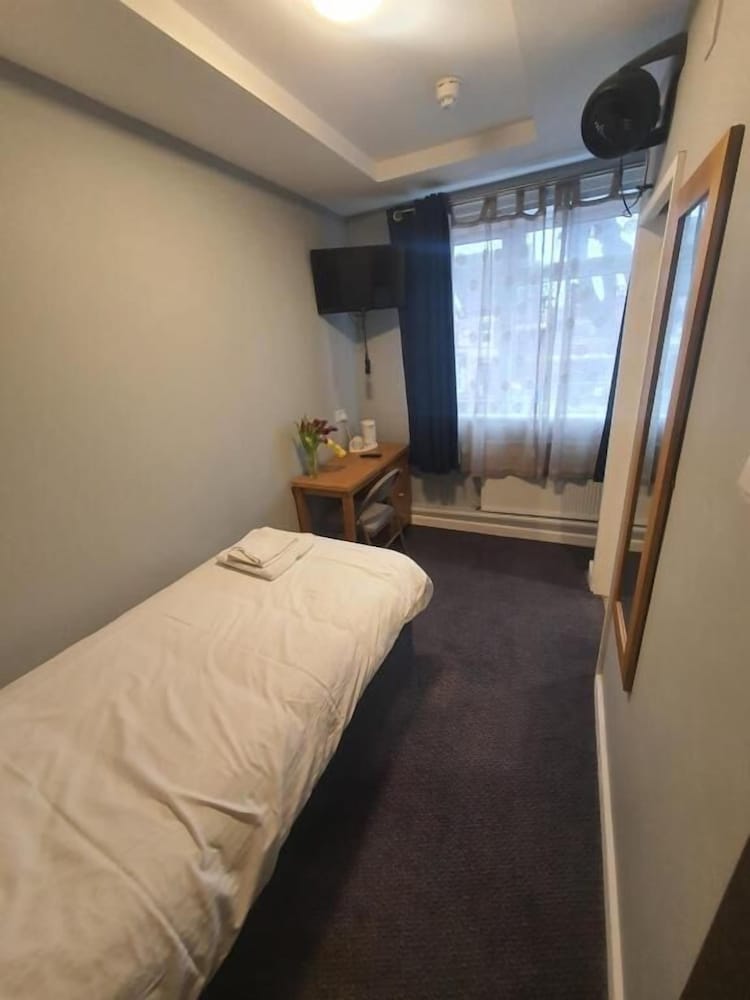 Single Room photo 3