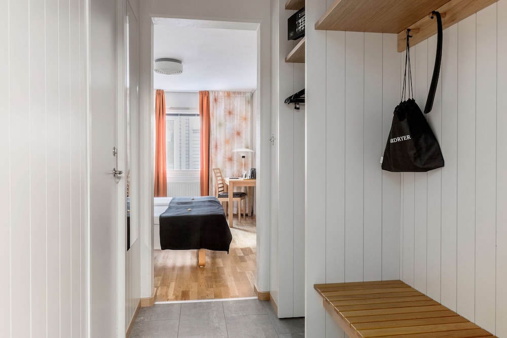 Standard Room, 2 Twin Beds, Non Smoking - Photo 12