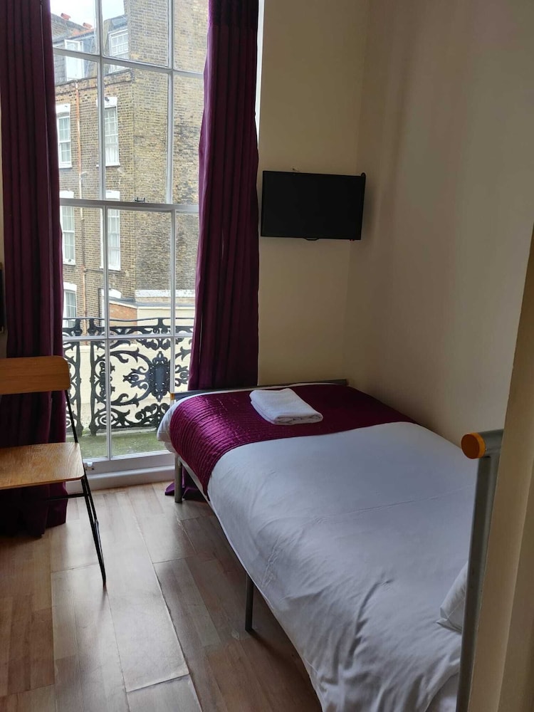 Single Room, Ensuite photo 3