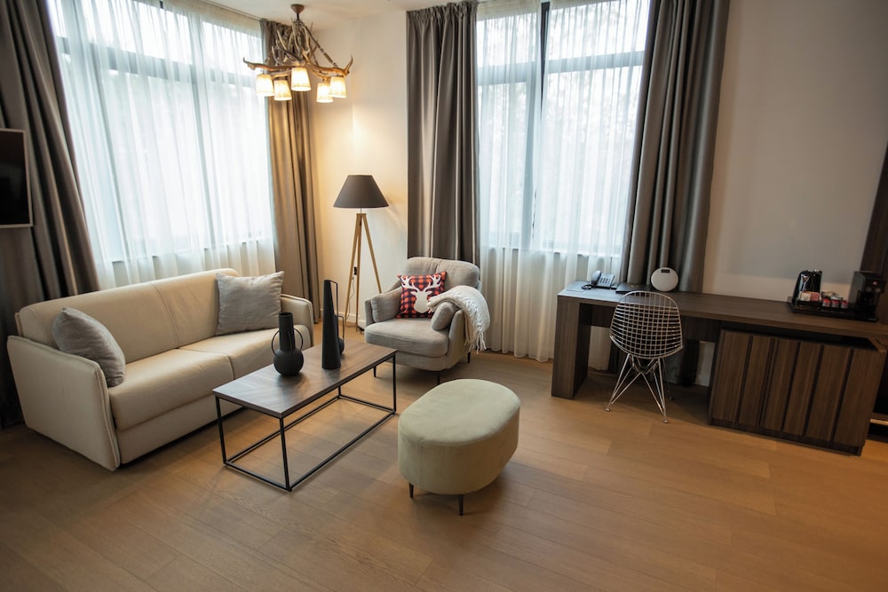 Suite - Photo 6