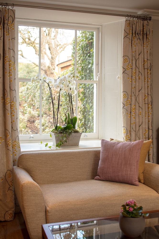 Suite, 2 Bedrooms, Garden View photo 3