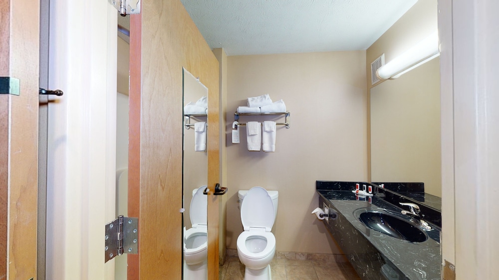 Studio Suite, 1 King Bed, Non Smoking - Photo 3