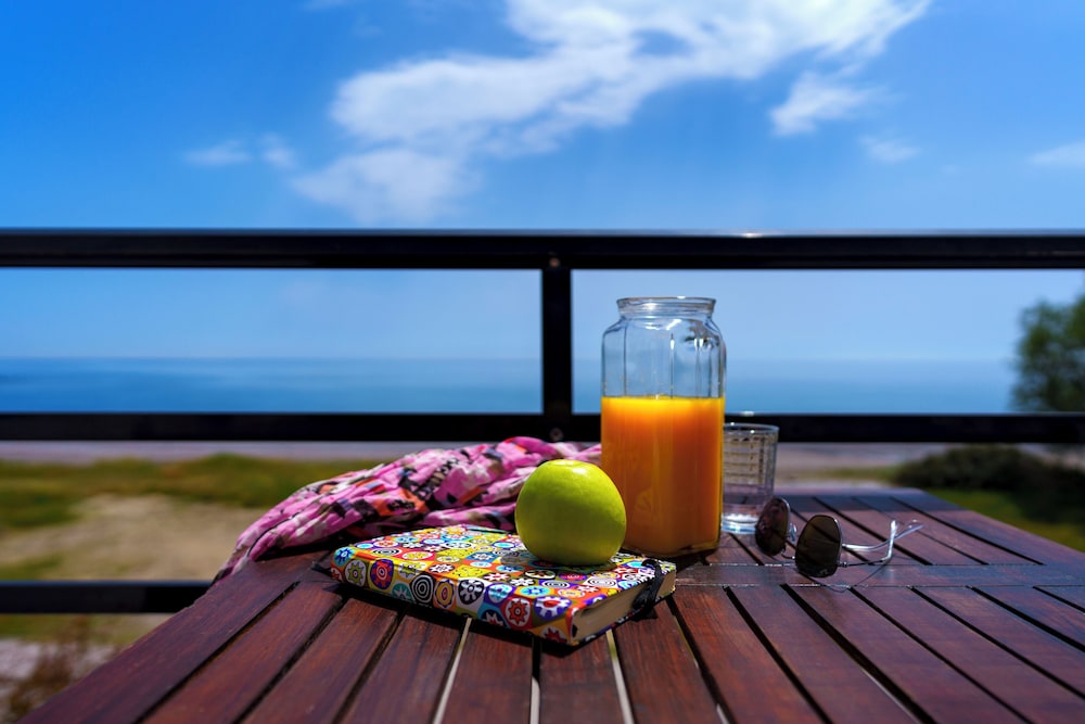 Double Room, 1 Bedroom, Sea View, Beachside photo 3