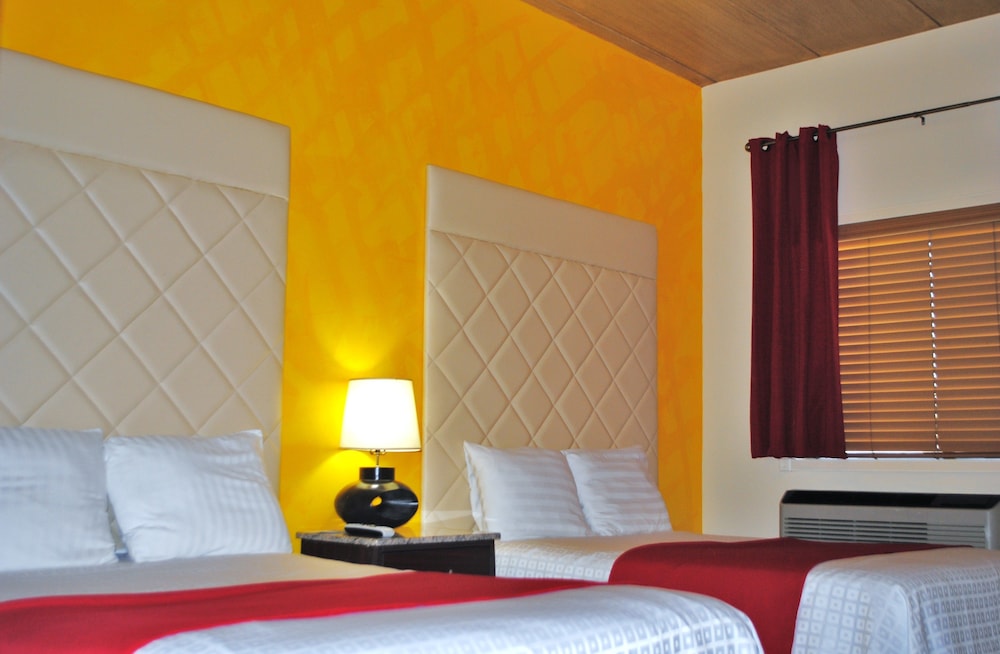 Deluxe Double Room, 2 Double Beds, Smoking photo 1