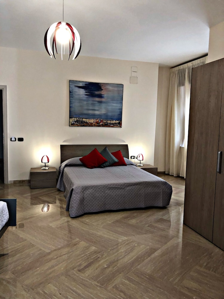 Room, Multiple Beds, Private Bathroom (external)