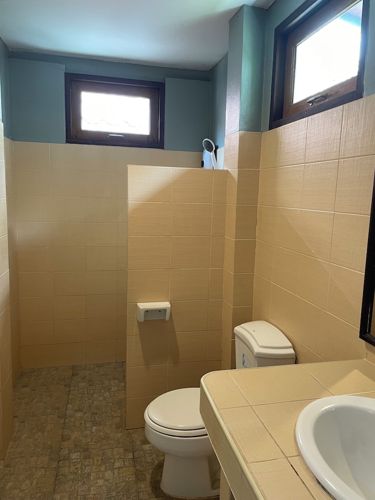 Superior Bungalow - Photo 7