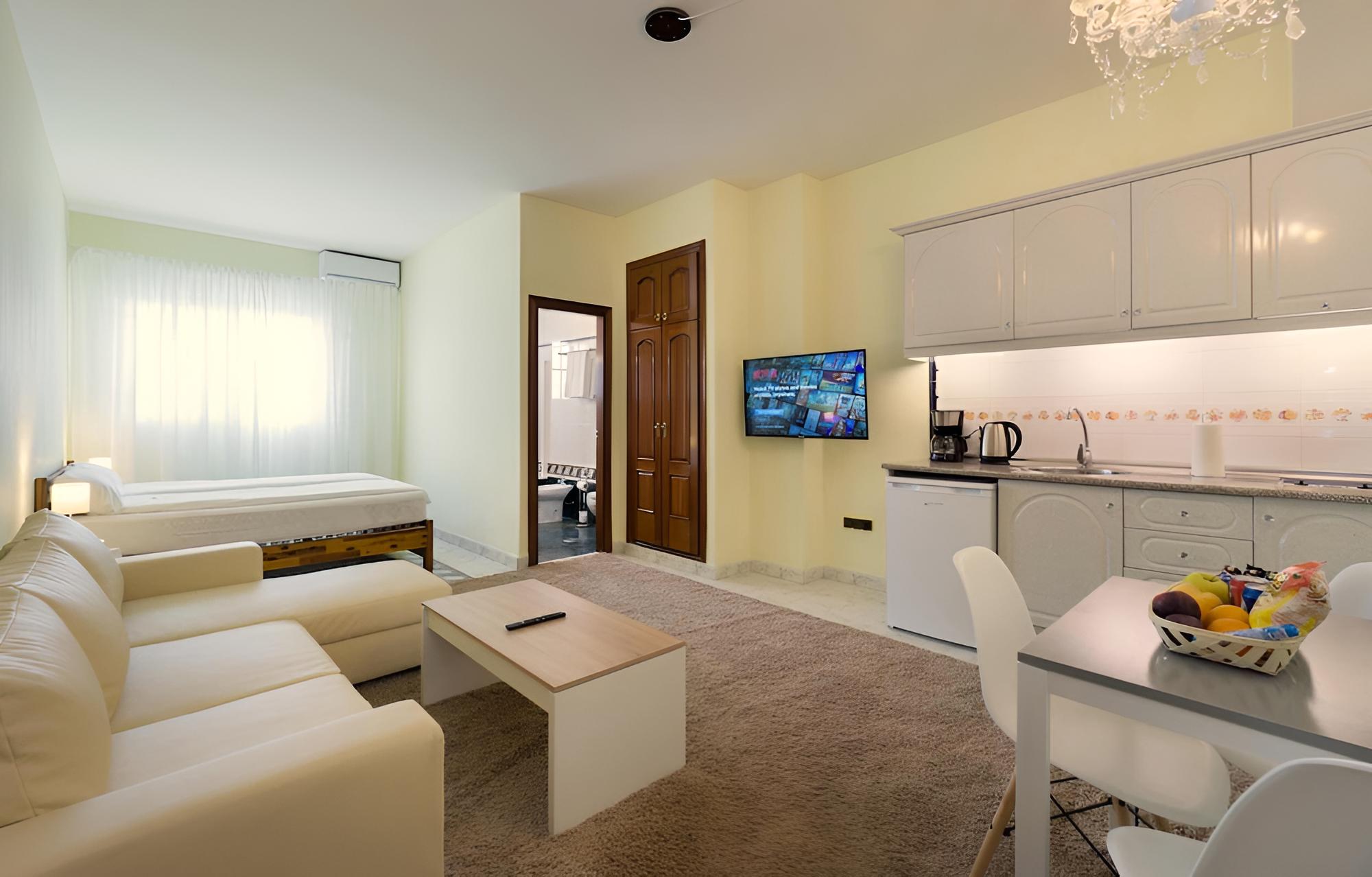 Family Studio, 1 King Bed with Sofa bed, Ground Floor photo 1