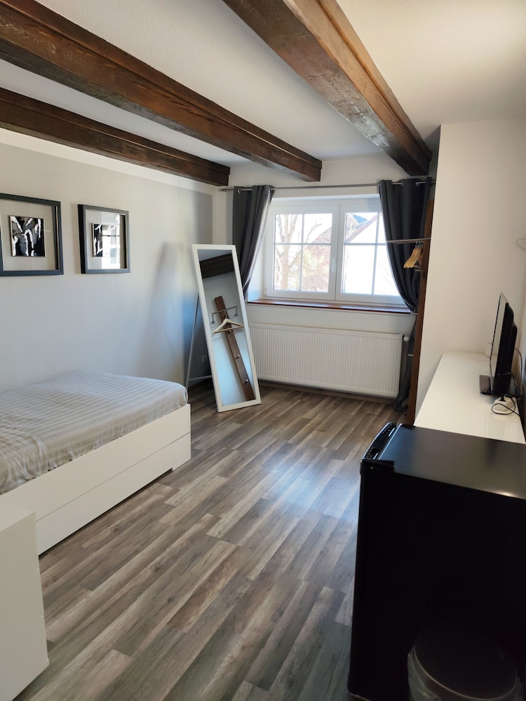 Standard Single Room, Private Bathroom, Courtyard View photo 1