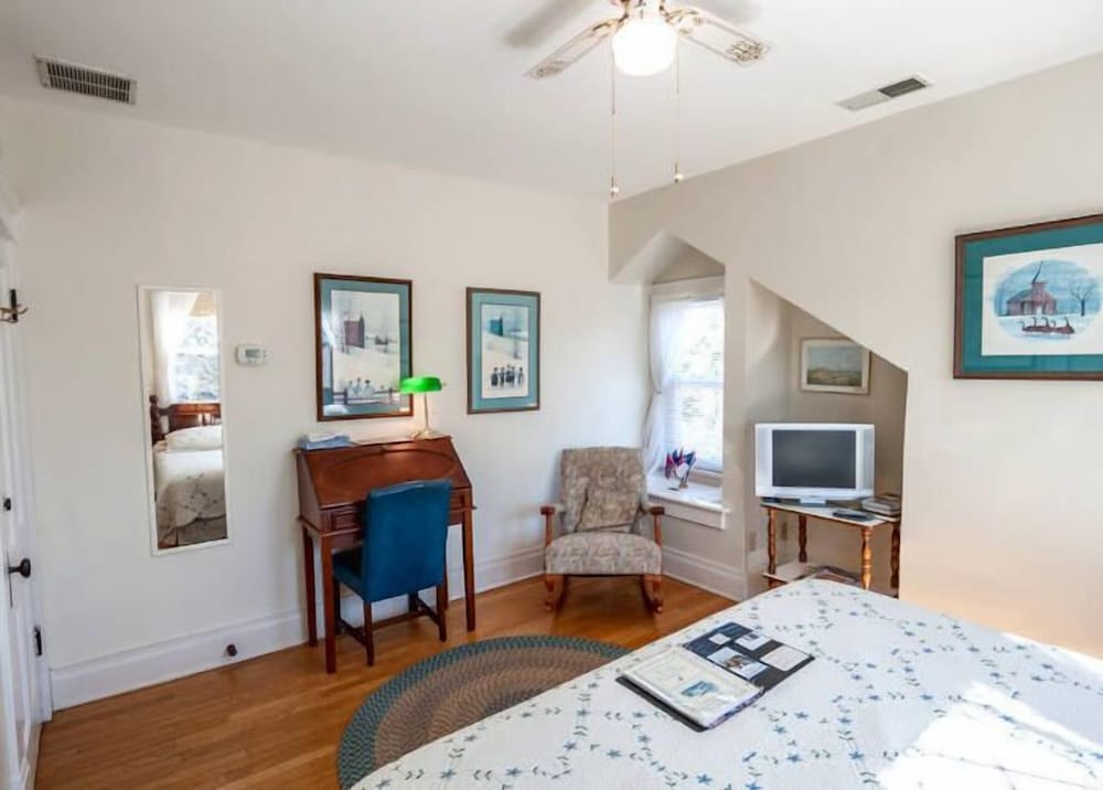 Room (Mockingbird Room) photo 3