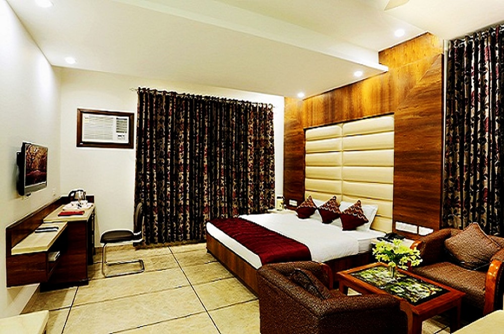 Deluxe Double Room, 1 Double Bed, Non Smoking photo 2