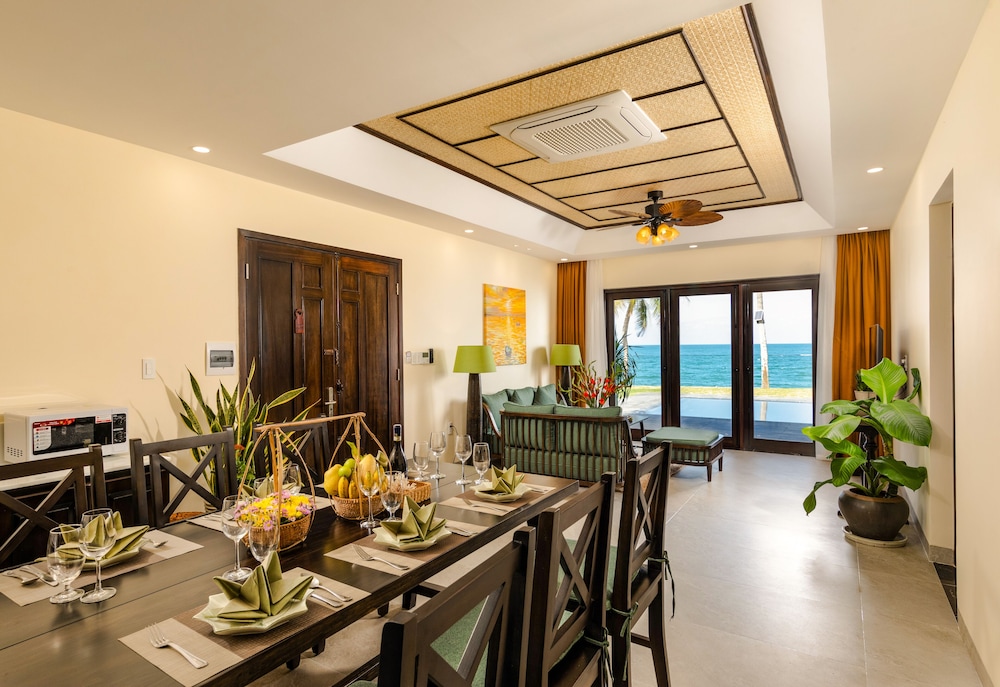03 Bedroom Ocean Villa with private pool photo 3