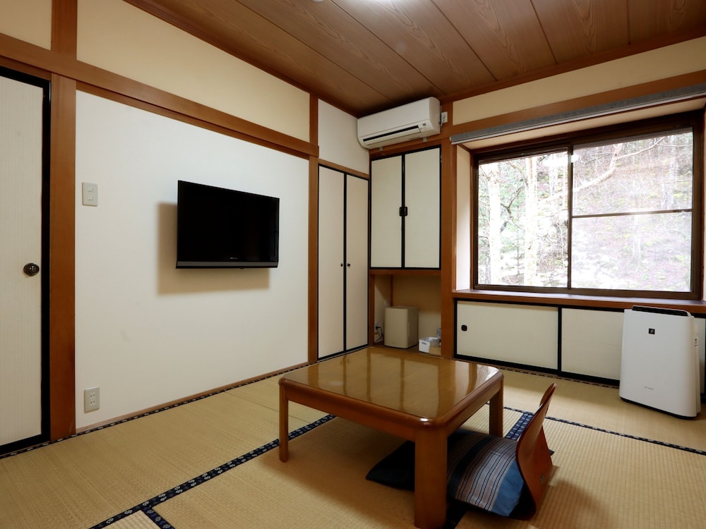 Japanese Style Room for 2 People (Solo trip welcome)