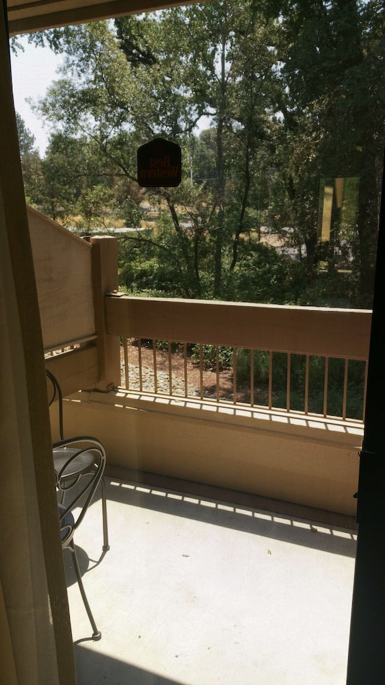 Standard Room, 2 Queen Beds, Non Smoking, Refrigerator & Microwave - Photo 8