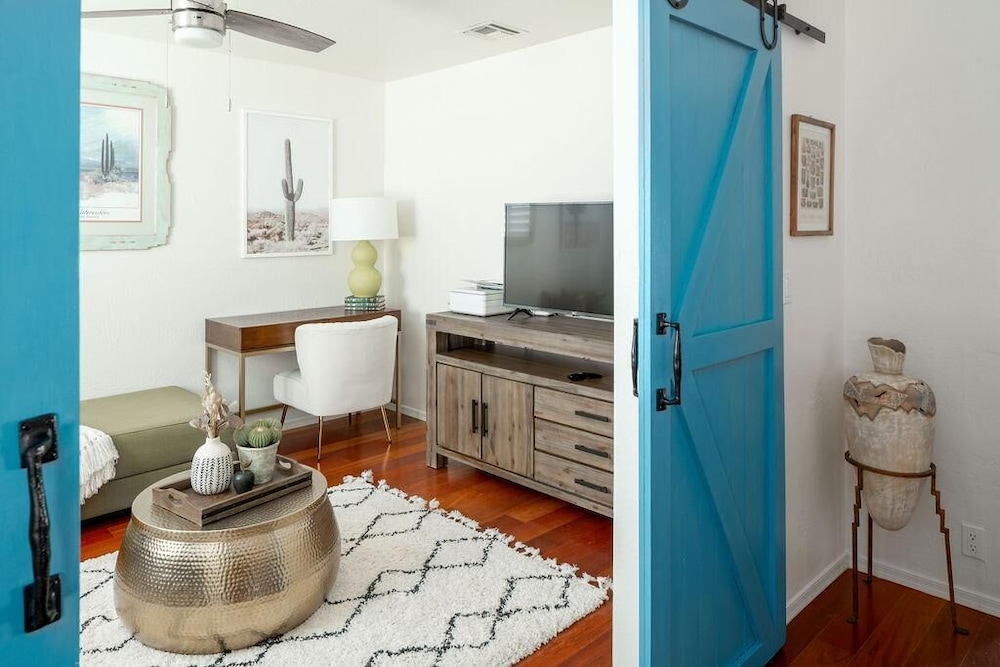 Redfield - Colorful Ranch Home - Must Visit, 사진 15