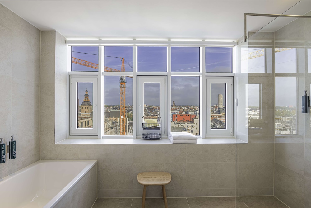 Suite, 1 King Bed (Duplex)