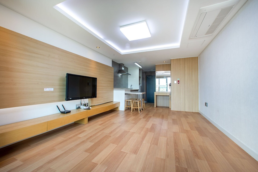 Family Condo, Ondol (Extra person fee 10000 KRW upon C/I) photo 2