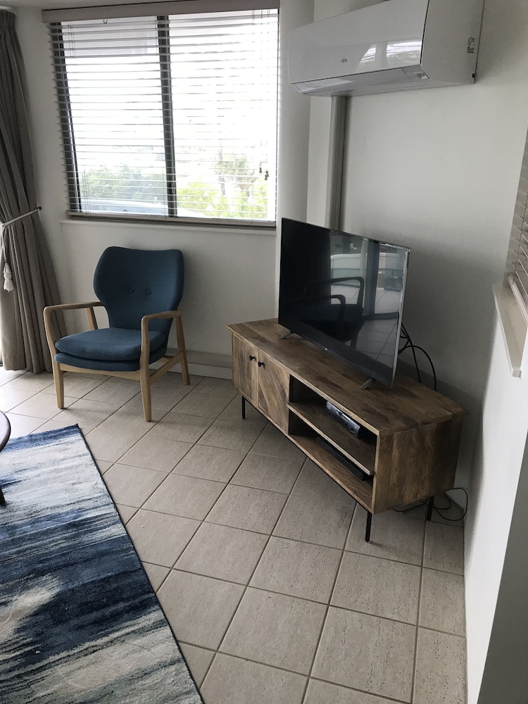 2 Bedroom Beachfront (QB&2SB)